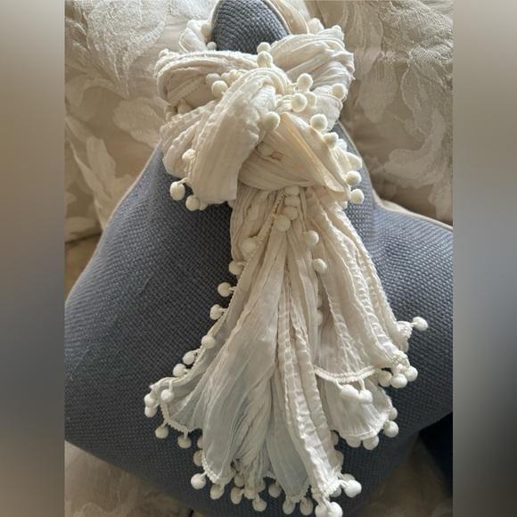 Cream Pom Pom scarf - Picture 2 of 6